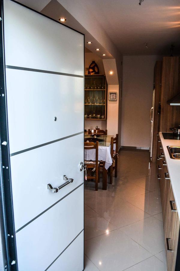 Sofia'S Sea View House Guest House วราโวนา ภายนอก รูปภาพ