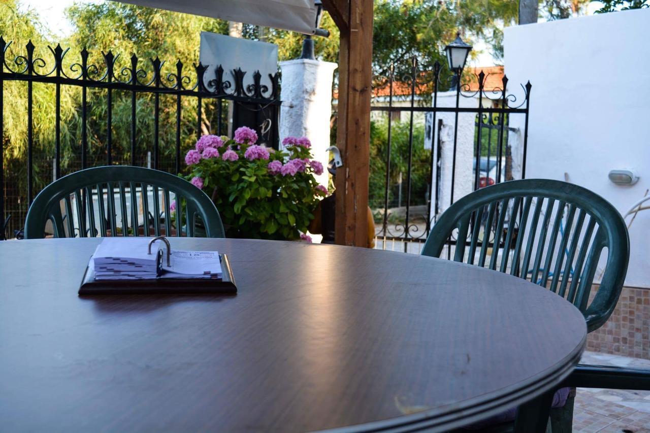 Sofia'S Sea View House Guest House วราโวนา ภายนอก รูปภาพ