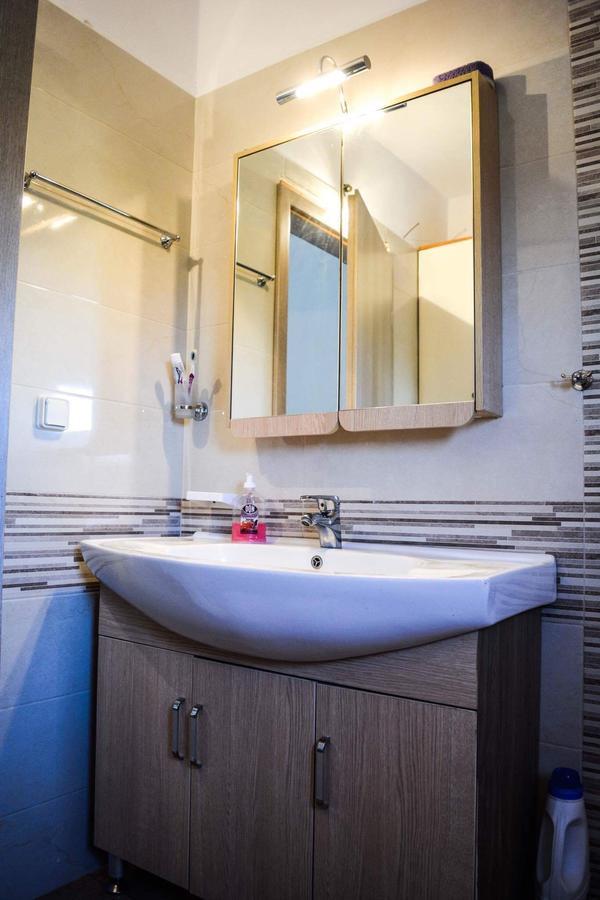 Sofia'S Sea View House Guest House วราโวนา ภายนอก รูปภาพ